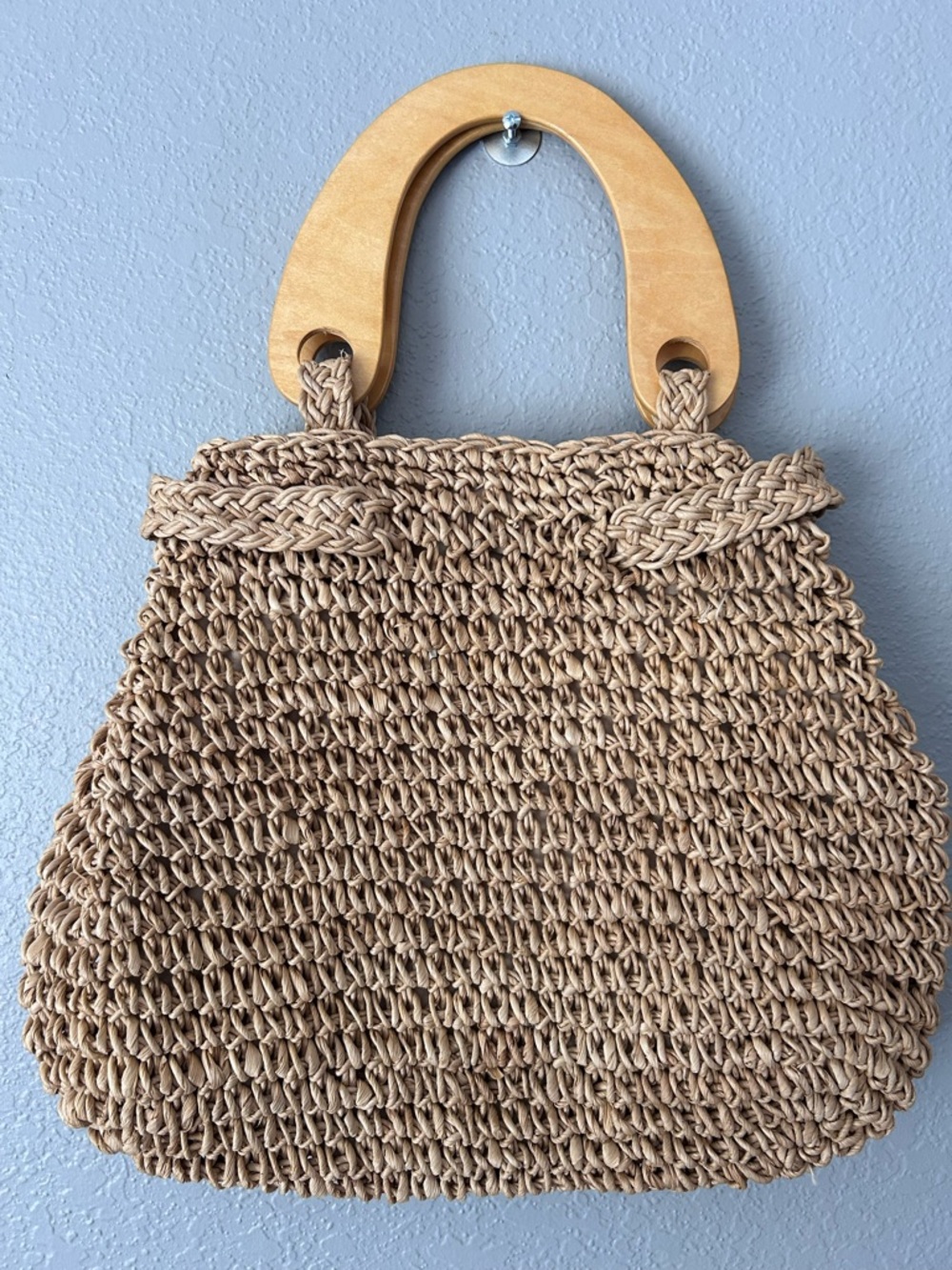Vintage Wooden Handle Straw Bag Purse With Wooden Animal Accents - Picture 6 of 10